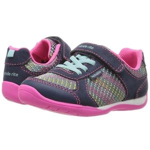 Stride Rite Made to Play sneakers, Sz 9M.